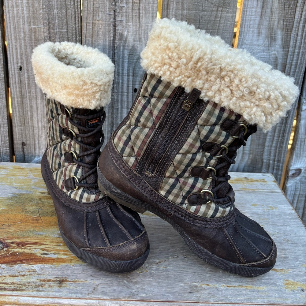 UGG Newberry Brown Leather & Quilted Stout Plaid Waterproof Event Boots Size 8